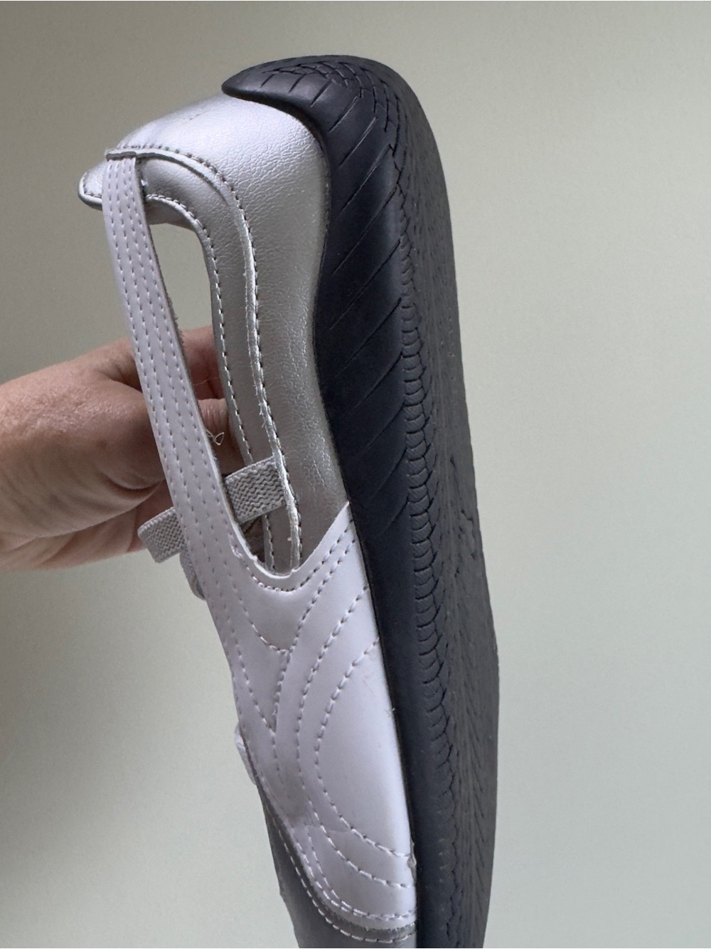 Puma Silver Metallic Speedcat Mary Jane-Style Ballet Flats, size 8 - Picture 2 of 6